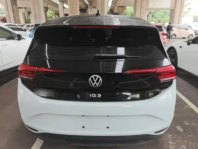 Volkswagen ID.3 — Фото автомобиля 5