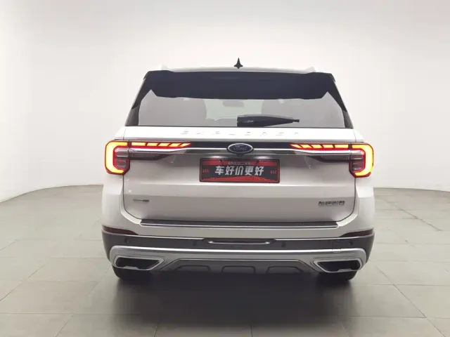 Ford Explorer — Фото автомобиля 4