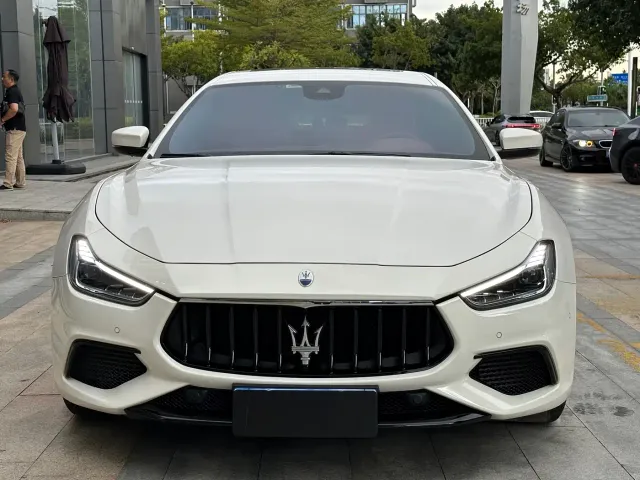 Maserati Ghibli — Фото автомобиля 2