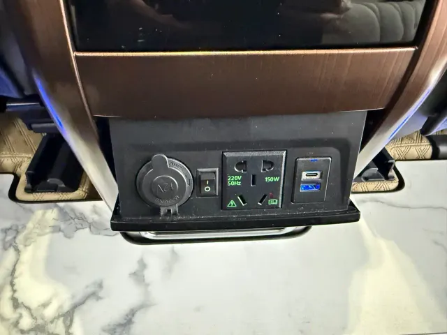 Toyota Sienna — Фото автомобиля 19