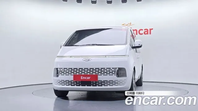 Hyundai Staria Staria 4WD Tourer 9 мест — Фото автомобиля 3