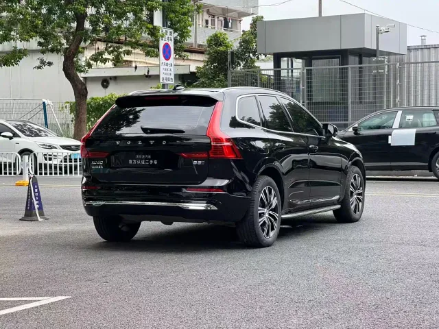 Volvo XC60 — Фото автомобиля 5