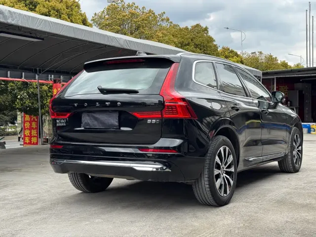 Volvo XC60 — Фото автомобиля 4