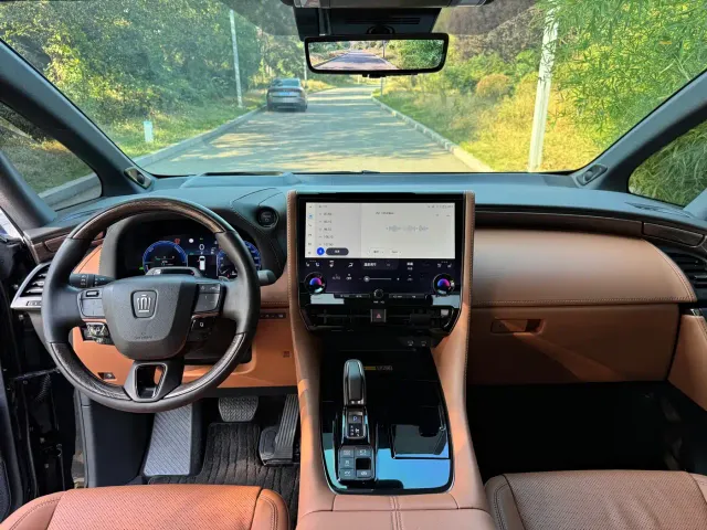 Toyota Vellfire — Фото автомобиля 6