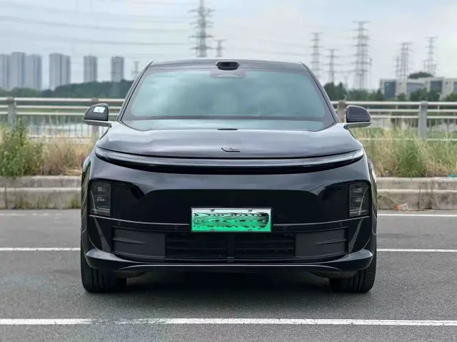 Li Auto Li Auto L6 2025 Pro Smart Renewal Edition — Фото автомобиля 2