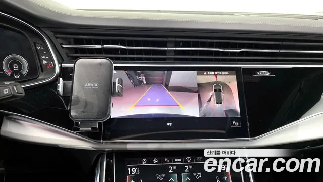 Audi Q8 55 TFSI quattro Premium — Фото автомобиля 16