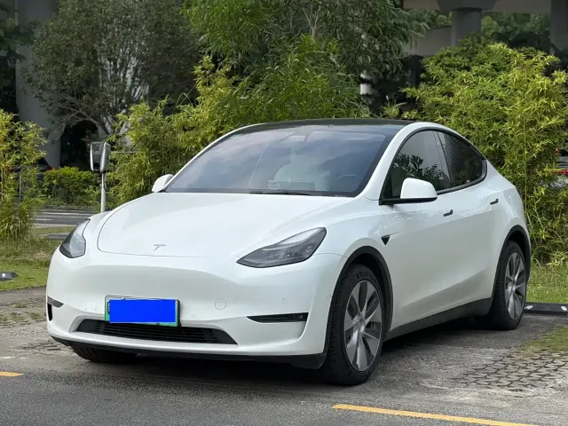 Фотография автомобиля — Tesla Model Y