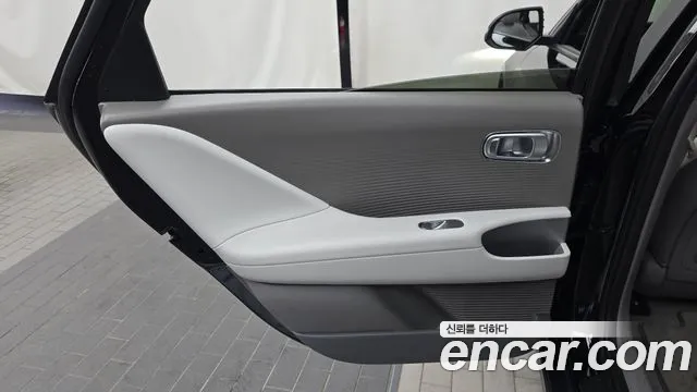 Hyundai Ioniq 6 — Фото автомобиля 14