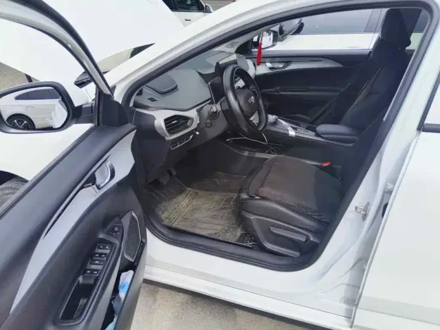 Geely Geometry A — Фото автомобиля 8
