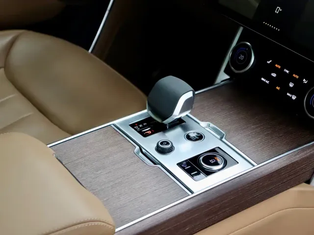 Land Rover Range Rover — Фото автомобиля 16