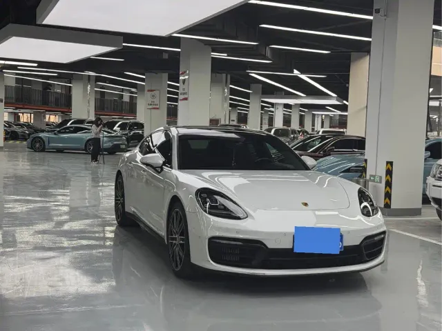 Porsche Panamera — Фото автомобиля 3