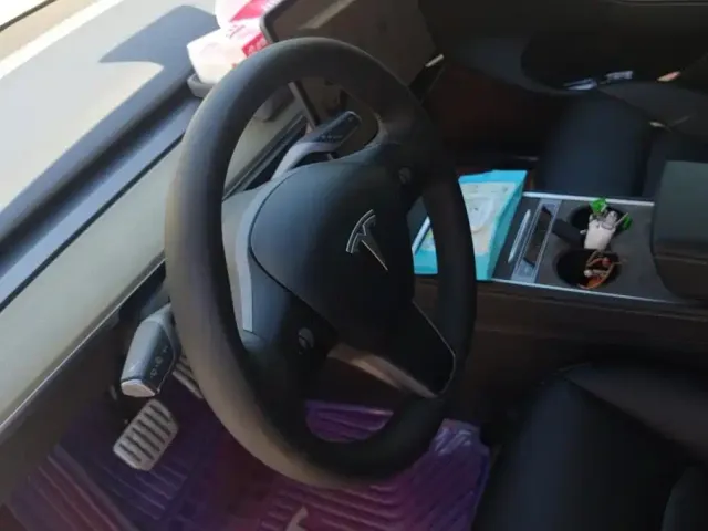 Tesla Model Y — Фото автомобиля 15