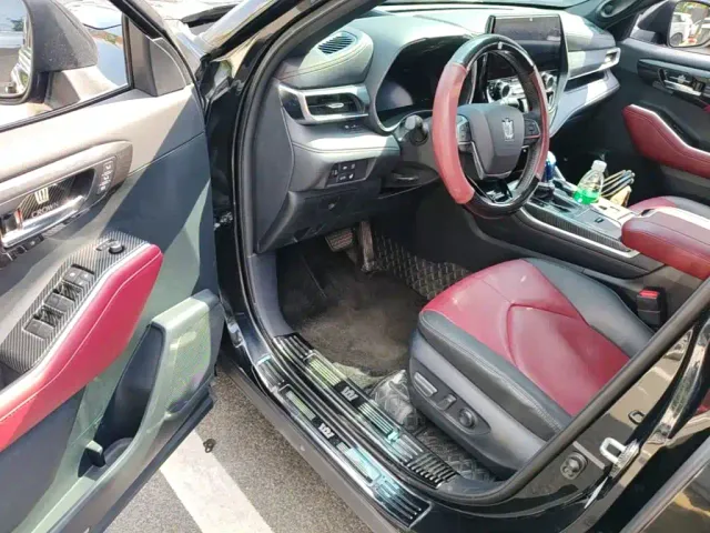 Toyota Crown Kluger — Фото автомобиля 15