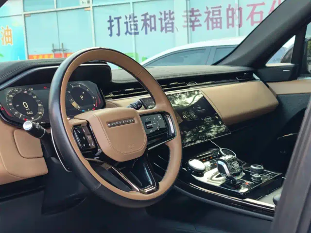 Land Rover Range Rover Sport — Фото автомобиля 4