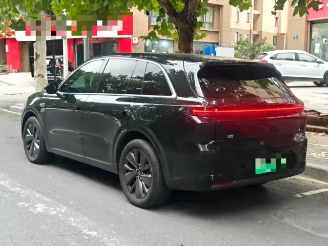 Li Auto L6 — Фото автомобиля 9