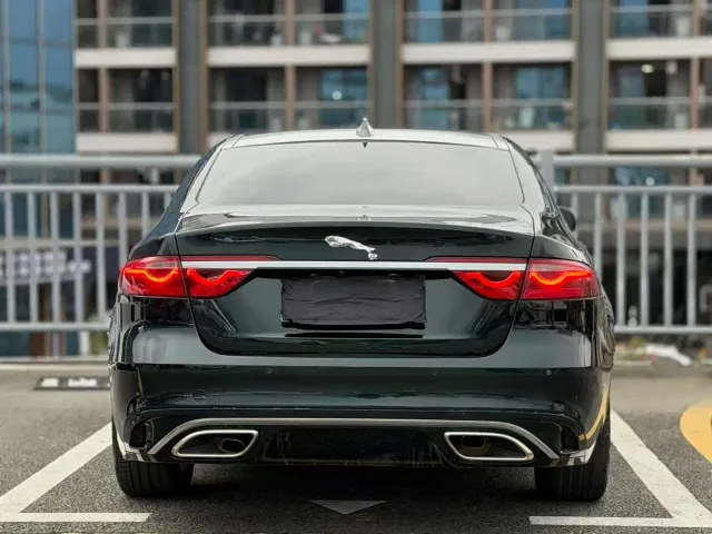Jaguar XFL — Фото автомобиля 8