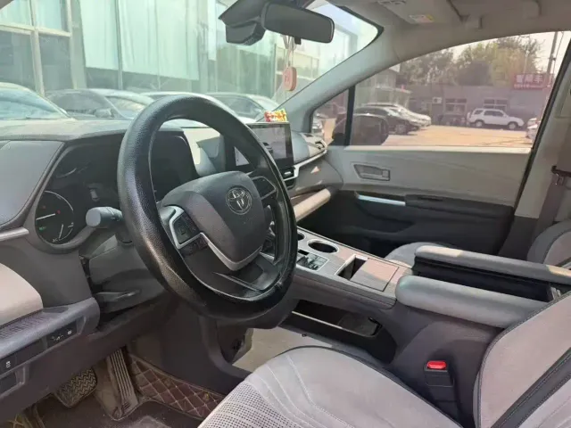 Toyota Granvia — Фото автомобиля 3