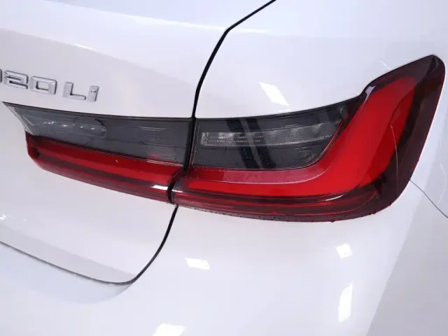BMW 3 Series — Фото автомобиля 9