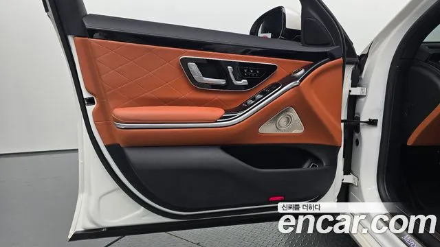 Mercedes-Benz S-Class — Фото автомобиля 23