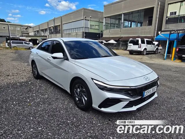 Hyundai Avante CN7 — Фото автомобиля 2