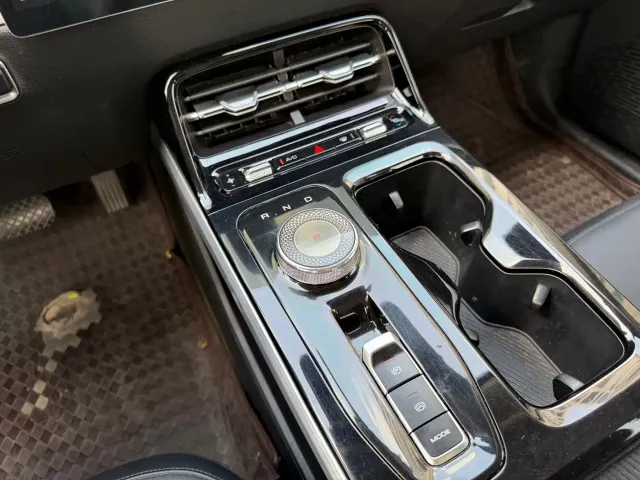 Wuling Starlight — Фото автомобиля 17