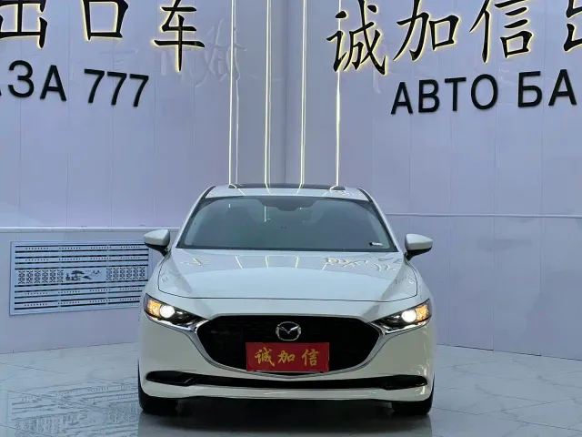 Mazda Axela — Фото автомобиля 2