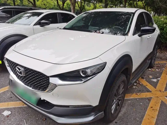 Фотография автомобиля — Mazda CX-30 EV