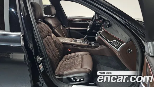 BMW 7-Series — Фото автомобиля 20