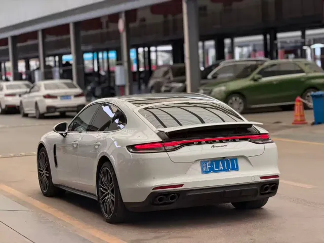 Porsche Panamera — Фото автомобиля 11