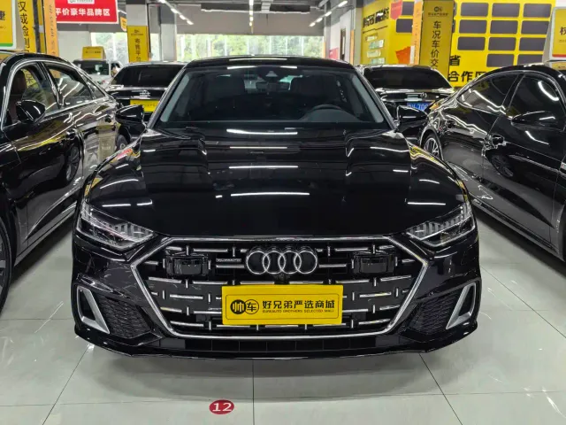 Audi A7L — Фото автомобиля 2