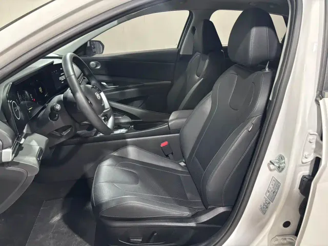Hyundai Elantra — Фото автомобиля 7