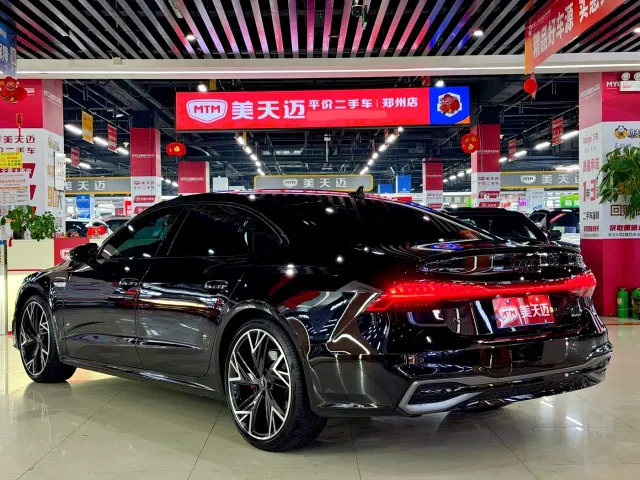 Audi Audi A7L 2024 45 TFSI quattro S-line Black Warrior Edition — Фото автомобиля 6