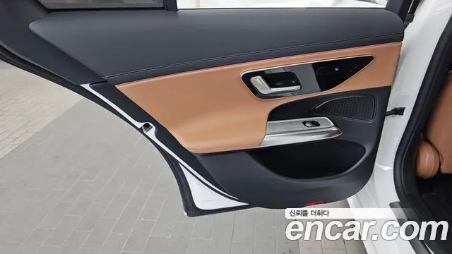 Mercedes-Benz E-Class — Фото автомобиля 25
