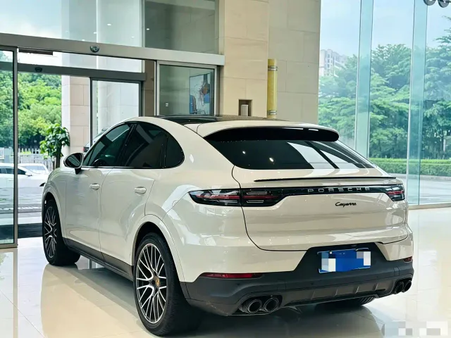 Porsche Cayenne — Фото автомобиля 9