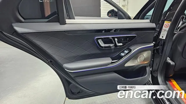 Mercedes-Benz S-Class — Фото автомобиля 24