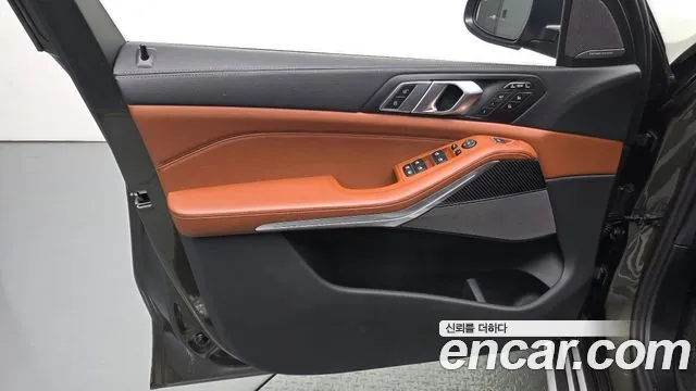 BMW X7 — Фото автомобиля 24