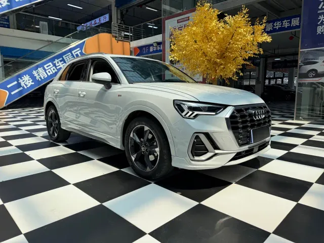 Audi Q3 — Фото автомобиля 3