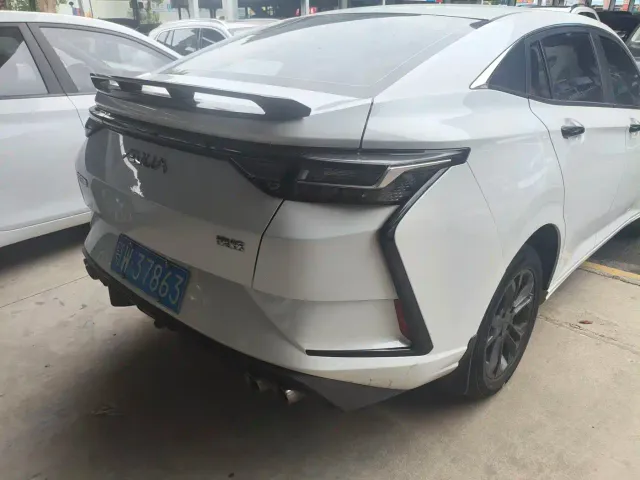 Dongfeng Yixuan — Фото автомобиля 15