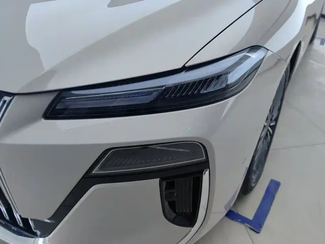 Roewe M7 DMH — Фото автомобиля 5