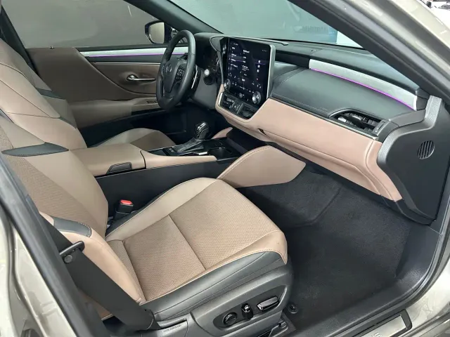 Lexus ES — Фото автомобиля 10