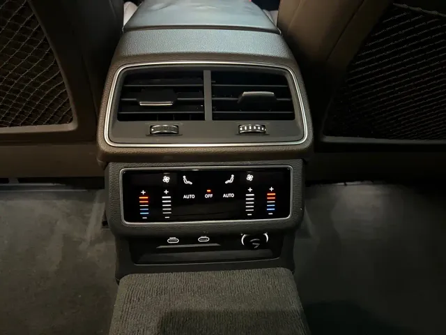 Audi A7L — Фото автомобиля 7