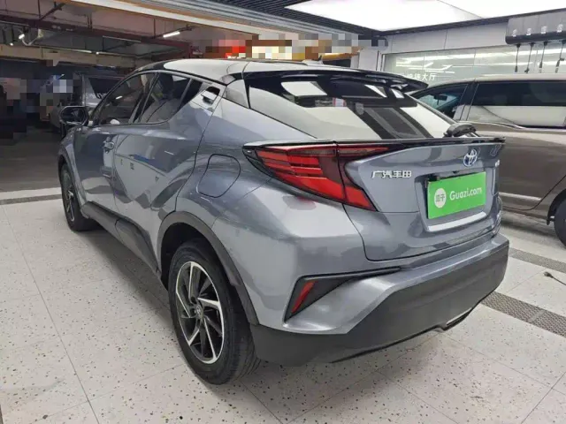 Toyota C-HR — Фото автомобиля 4