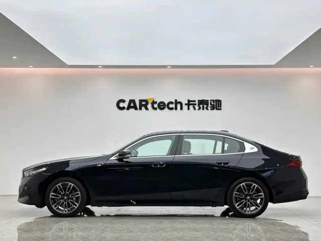 BMW 5 Series — Фото автомобиля 2