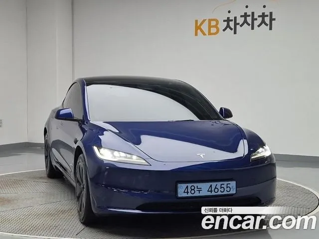 Tesla Model 3 — Фото автомобиля 4