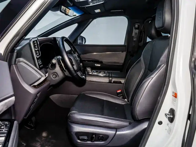 Lexus LM — Фото автомобиля 8