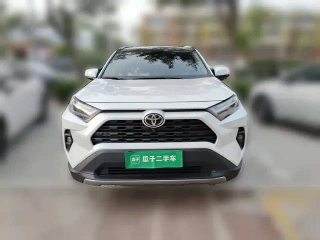Toyota RAV4 — Фото автомобиля 2