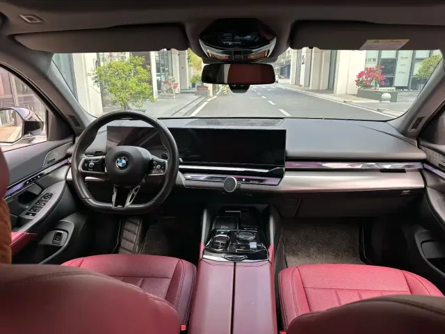 BMW 5 Series — Фото автомобиля 6