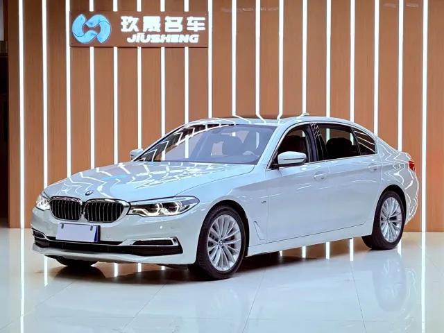 Фотография автомобиля — BMW 5 Series