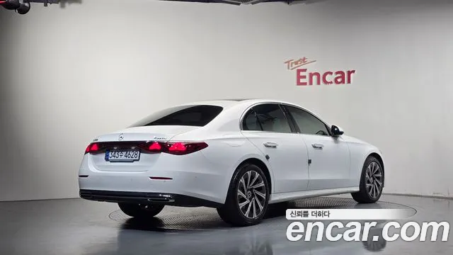 Mercedes-Benz E-Class W214 — Фото автомобиля 2