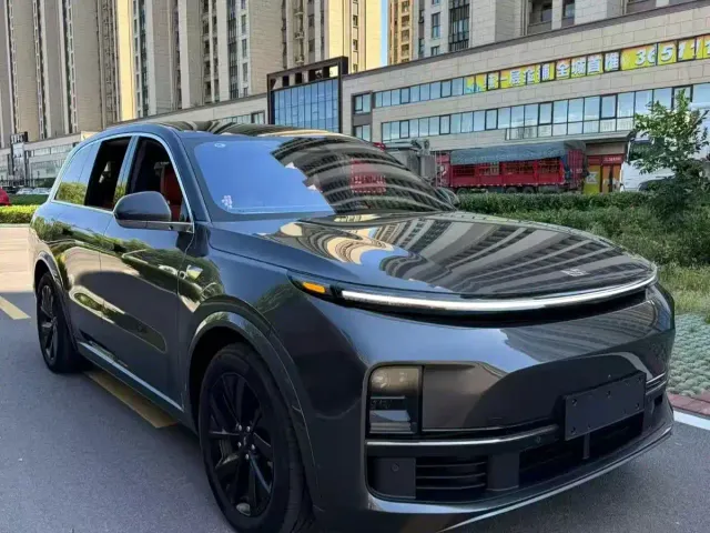 Li Auto L8 — Фото автомобиля 3